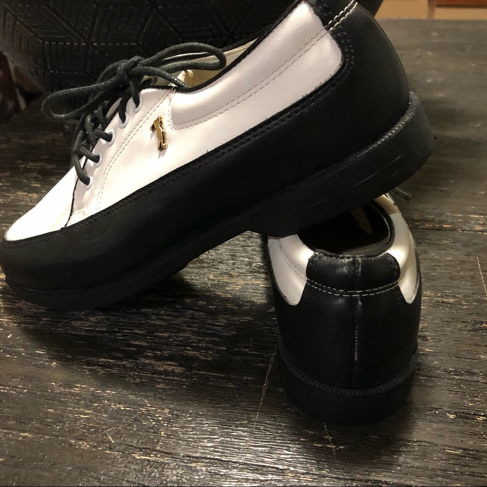 LADY Fairway Golf Shoes. Never Worn. Size 6.5